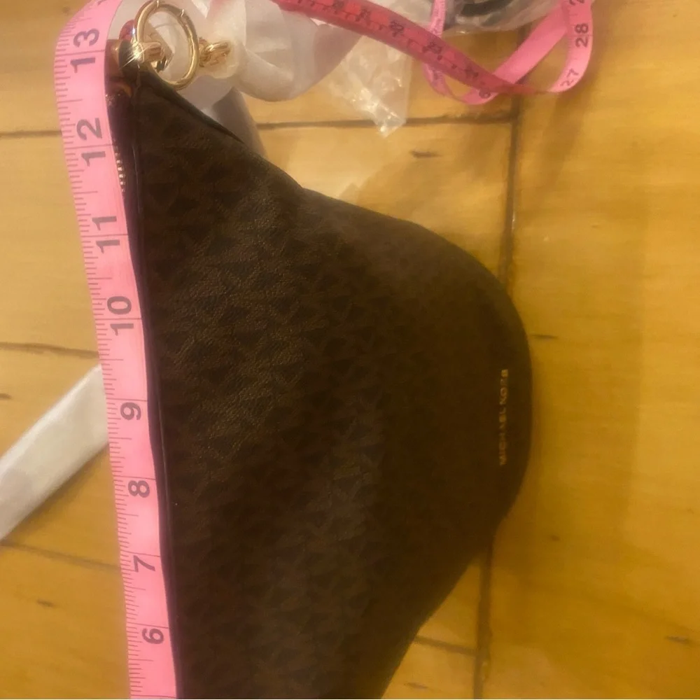 Michael Kors Brooke Medium Logo Bucket Bag Authentic New with Tags & Dust Bag